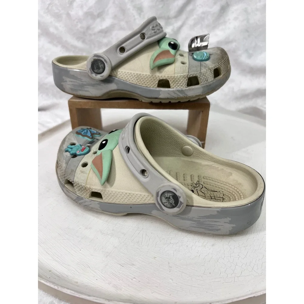 Crocs Kids Star Wars The Mandalorian Grogu Clogs Grey J2 Baby Yoda Jibbitz